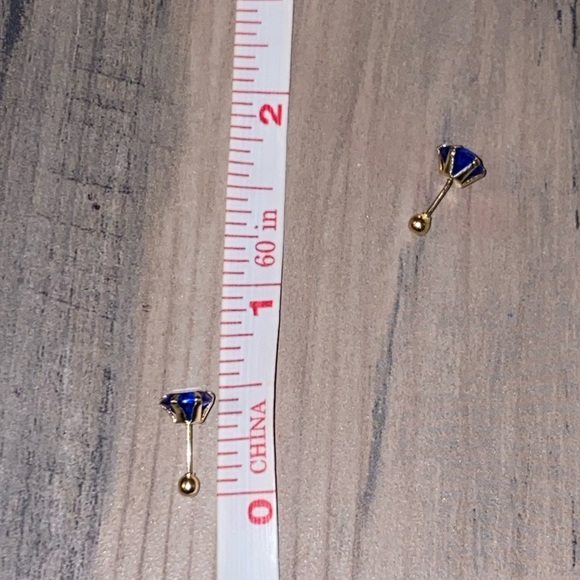 10K Yellow Gold Studs - Picture 5 of 6